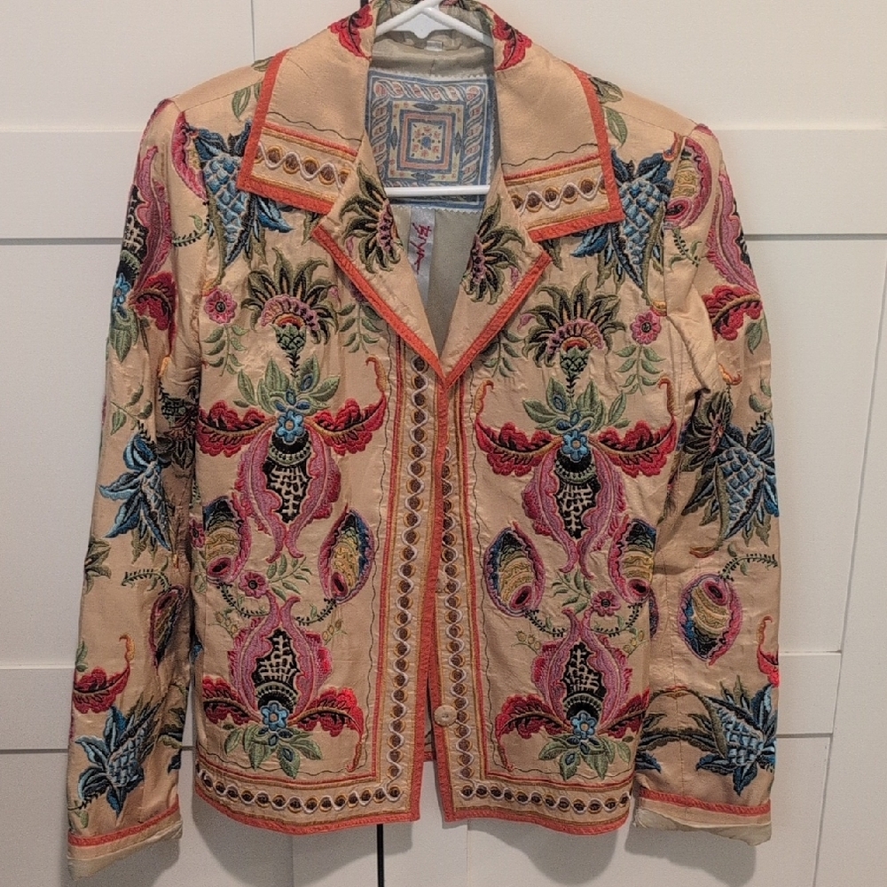 Embroidered Women's Jacket - Multicolor